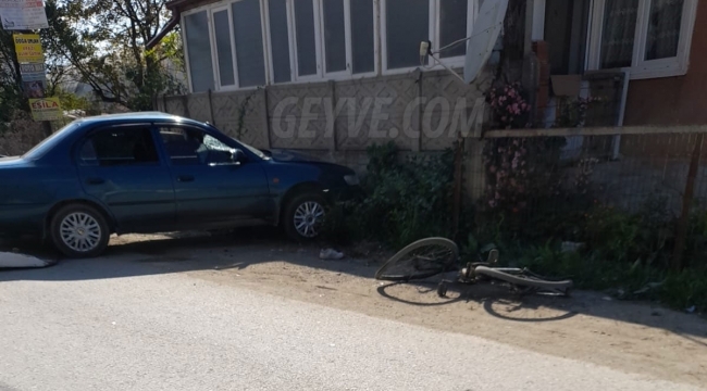 Geyve'de otomobil bisikletli 2 çocuğa çarptı! Yaralıların durumları ağır